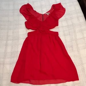 Flutter sleeve, cut out dress